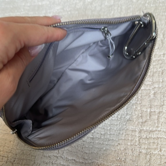 Lululemon zip pouch. new. - Picture 5 of 9
